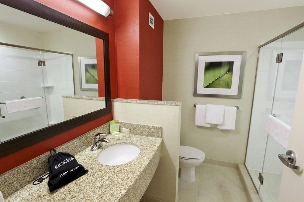 Courtyard By Marriott Raleigh North/Triangle Town Center Exterior foto