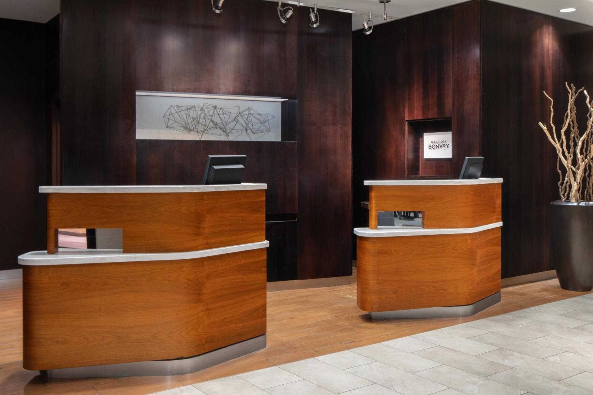 Courtyard By Marriott Raleigh North/Triangle Town Center Exterior foto