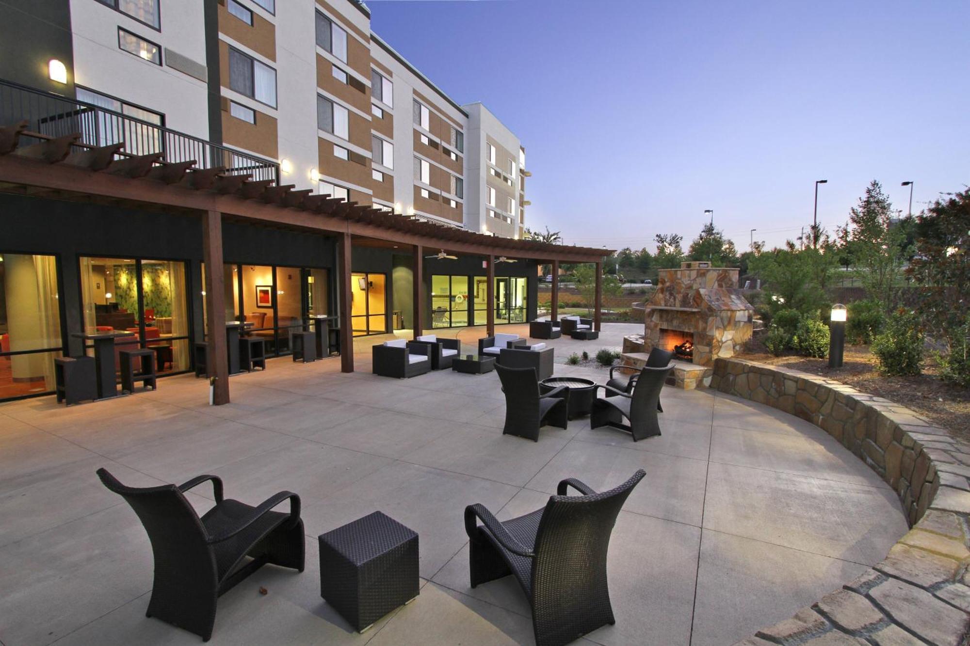 Courtyard By Marriott Raleigh North/Triangle Town Center Exterior foto