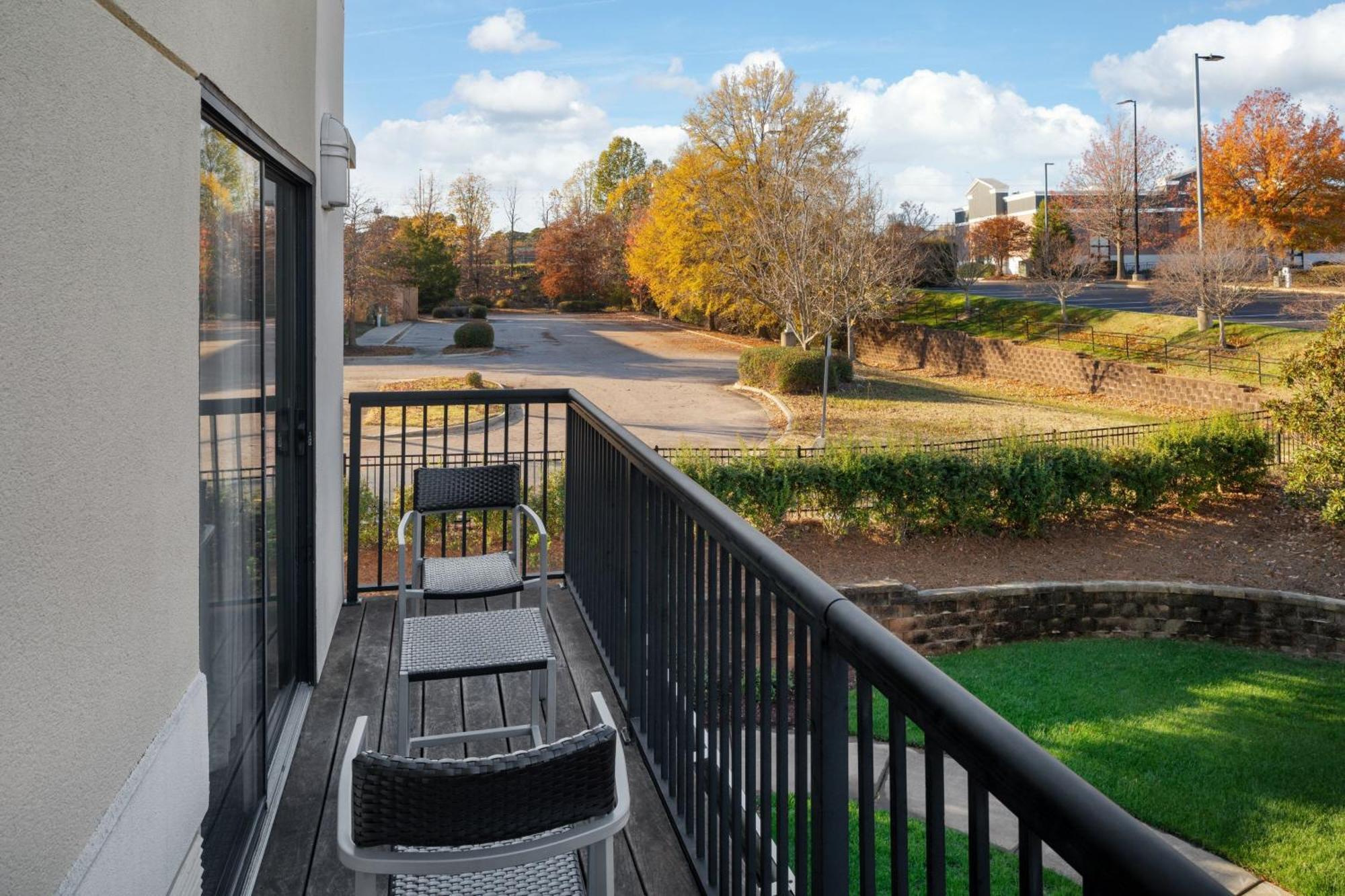 Courtyard By Marriott Raleigh North/Triangle Town Center Exterior foto