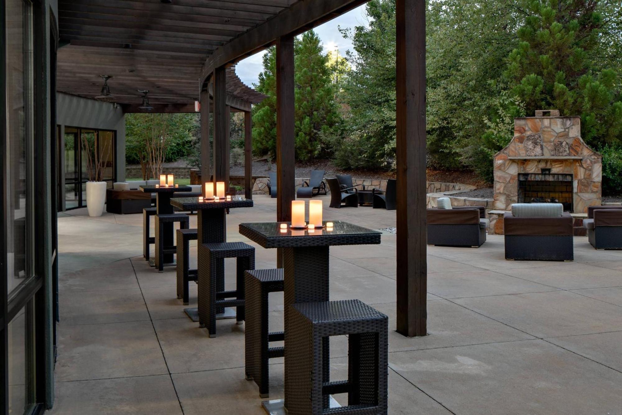 Courtyard By Marriott Raleigh North/Triangle Town Center Exterior foto