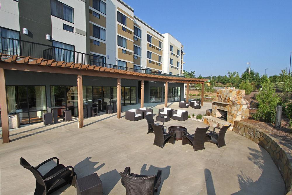 Courtyard By Marriott Raleigh North/Triangle Town Center Exterior foto