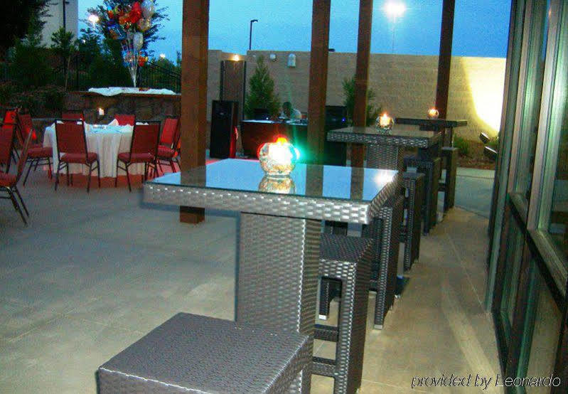 Courtyard By Marriott Raleigh North/Triangle Town Center Exterior foto
